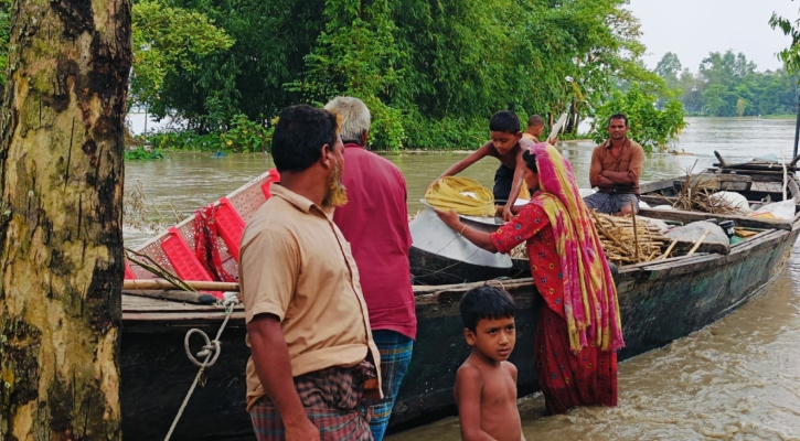 ভাঙনে দিশেহারা তিস্তাপাড়ের মানুষ